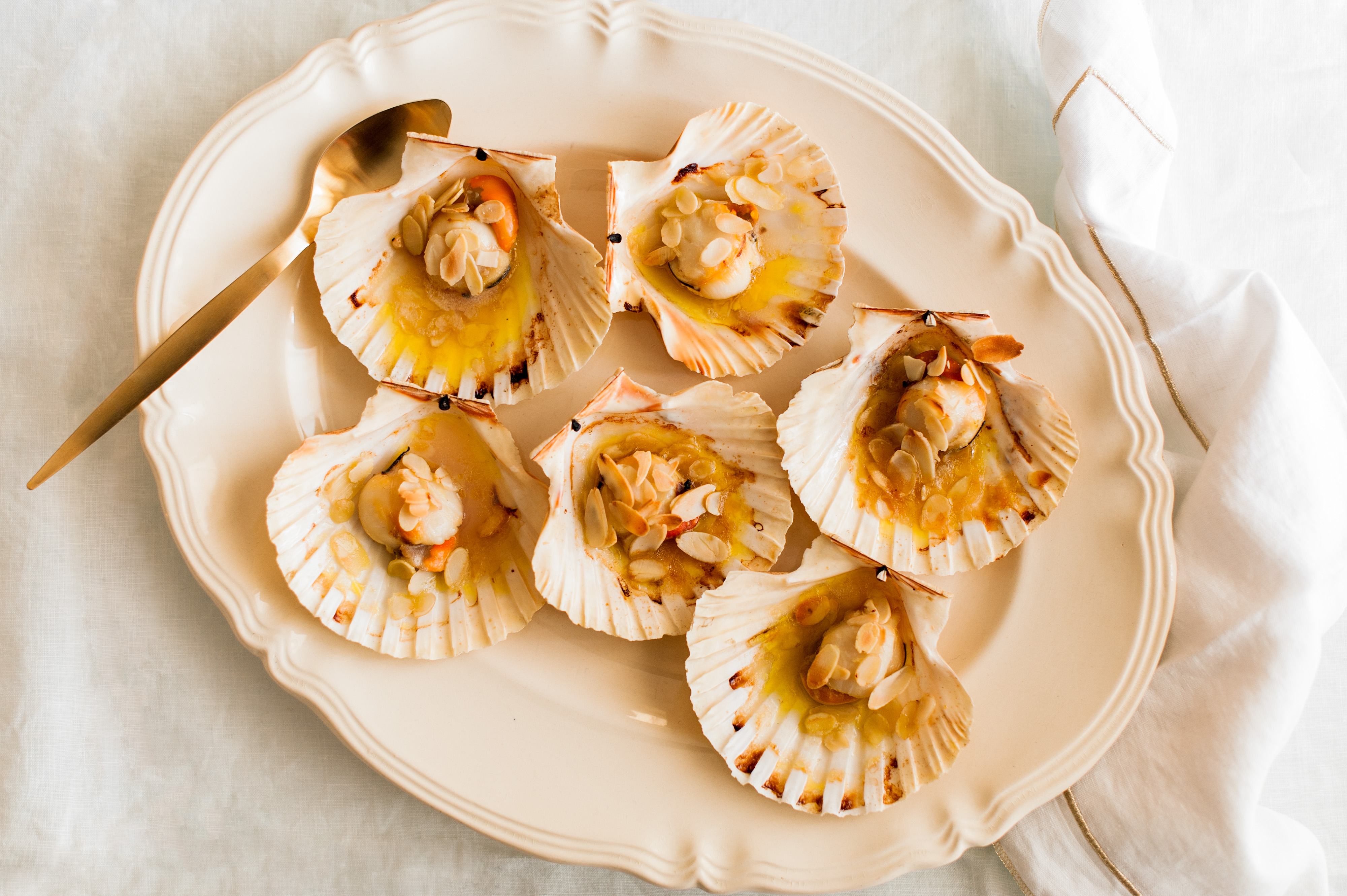 Baked Scallops with Herbs